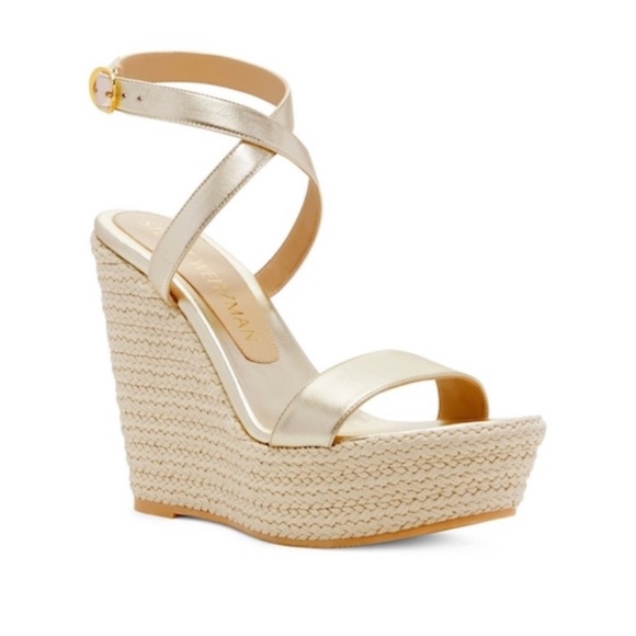 STUART WEITZMAN Alex Platform Wedge
Color: Gold
Size: 11 - Picture 12 of 15